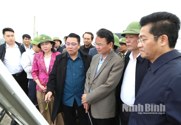 Đồng chí Bí thư Tỉnh ủy Đặng Xuân Phong khảo sát thực tế một số công trình, dự án ven biển của tỉnh Ninh Bình